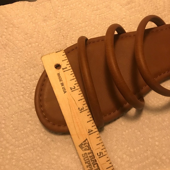 Melrose  Ave sandal size 12 Brown Three Strap, 100% Vegan.  Barely Worn Like New - Picture 6 of 8